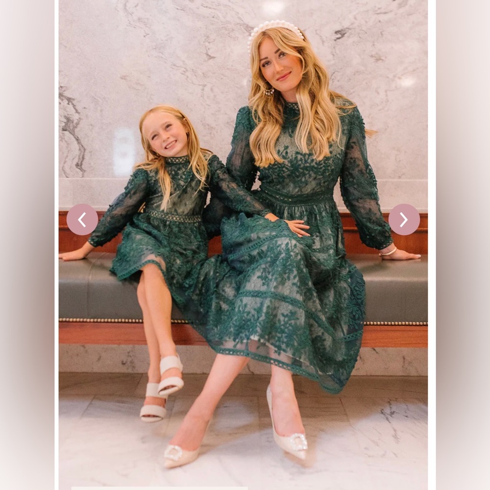 Ivy City Co matching Mama and sister dresses 🫠 this is the Woman’s listing.